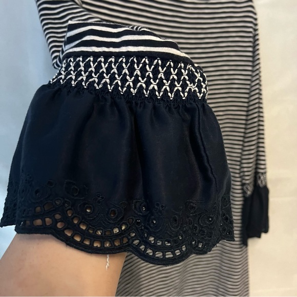 J.Jill Stylish Mixed-Media Smocked-Sleeve Tunic navy and white size large women - Picture 7 of 14